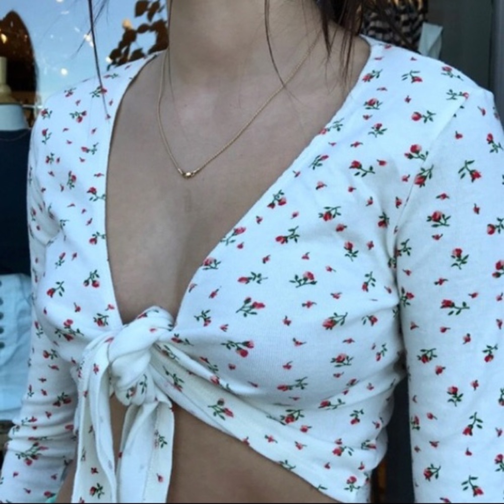 Brandy Melville Coco cream top with red roses
